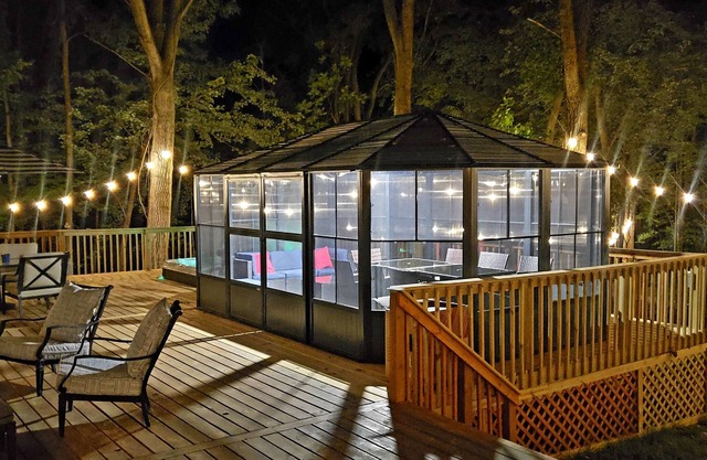 Fully renovated private & cozy 3 bdr cottage with hot tub close to Warren Dunes