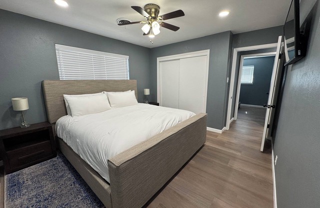 Fully renovated spacious home! Great neighborhood with plenty of parking!
