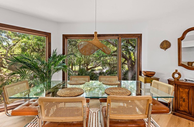 Fully Renovated! Beautiful 2BR/2BA Villa! Walk to Beach & Club! Amenity Cards! Dog Friendly!