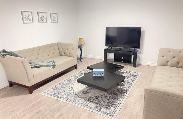 Fully upgraded Apartment- 1BR/1Bath -Amazing Neighborhood