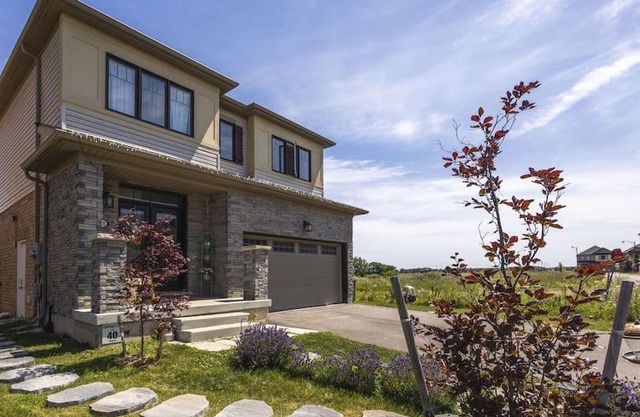fully Yours, Brand New Basement, private entrance