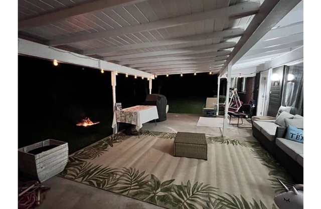 Fun, Family Friendly Home steps to Lake Whitney