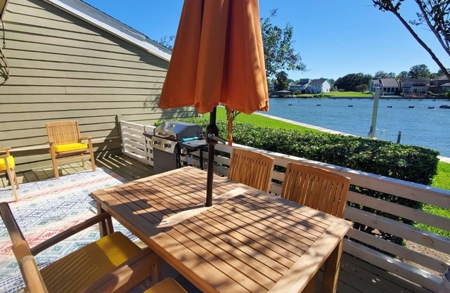 Diversión Waterfront Condo en abril de sonido - junto al Club de Campo, Piscina, Golf, Pesca