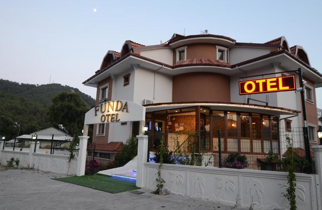 Funda Hotel