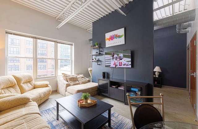 Funky 1BR Studio w/ Parking | Heart of Short North