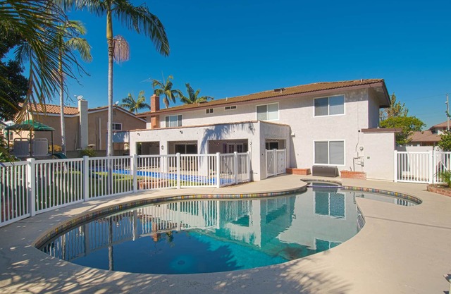 Funtierland + Pirate's Lair + Cerca de Disney + Pool + Game Room + Patio trasero