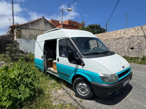 Furgoneta camper solo hospedaje sin driver