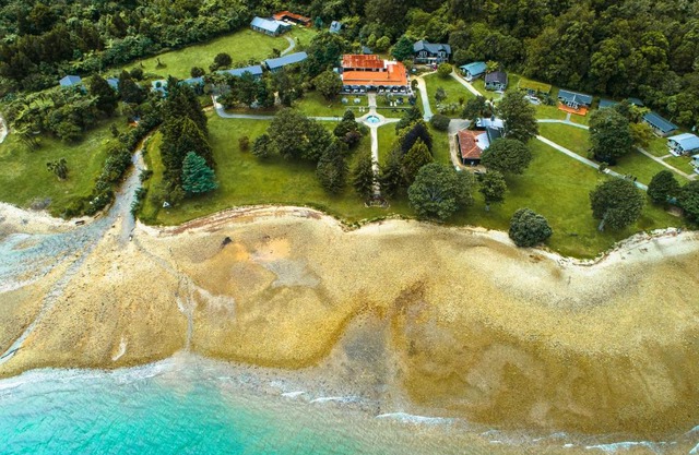 Furneaux Lodge