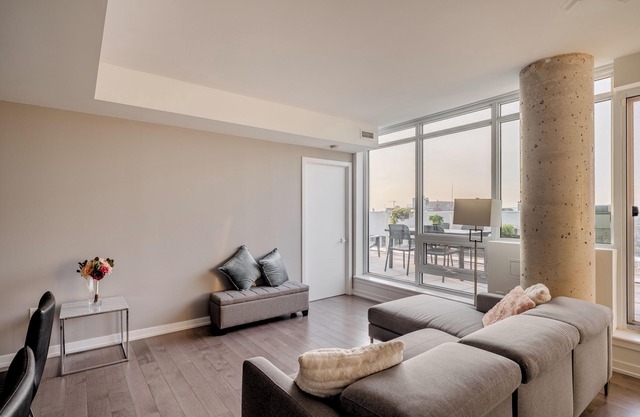 Furnished 2 Bedroom PENTHOUSE -All Inclusive w Parking Available Downtown Ottawa