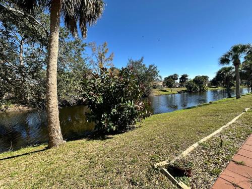 Furnished canal private home