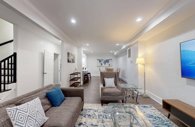 Furnished, Cozy Family-/Pet-Friendly 4B4B Townhome with Turnkey Amenities