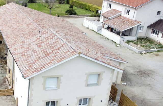 Furnished house in the countryside 20 minutes from the A7 motorway