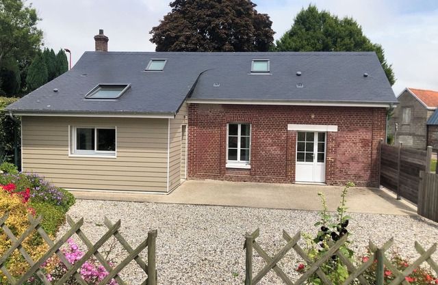 Furnished house with enclosed courtyard and large south-facing terrace,