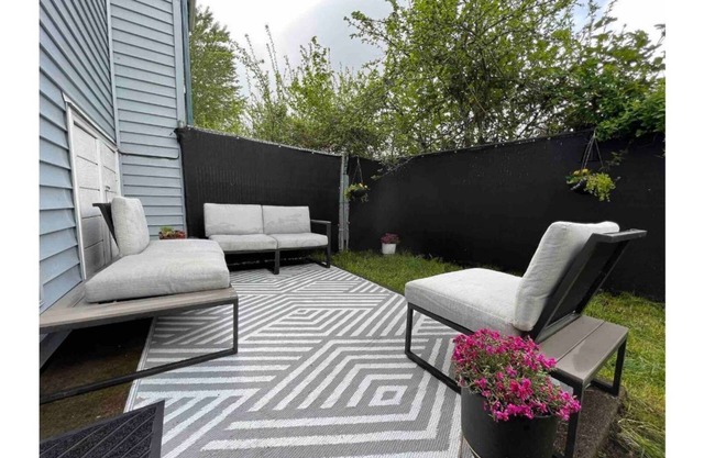Furnished Modern One Bedroom Loft | Pet Friendly