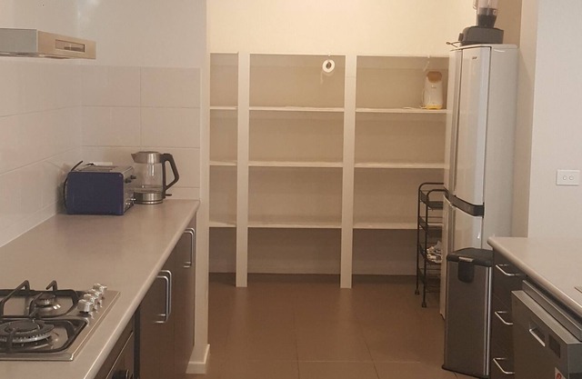 Furnished rooms in modern house - 1 min walk to the beach