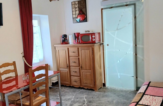 Furnished studio in the heart of the village