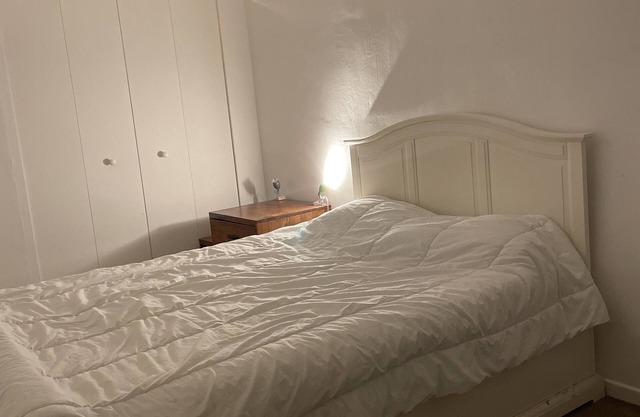 Furnished T2 apartment with parking near the beach