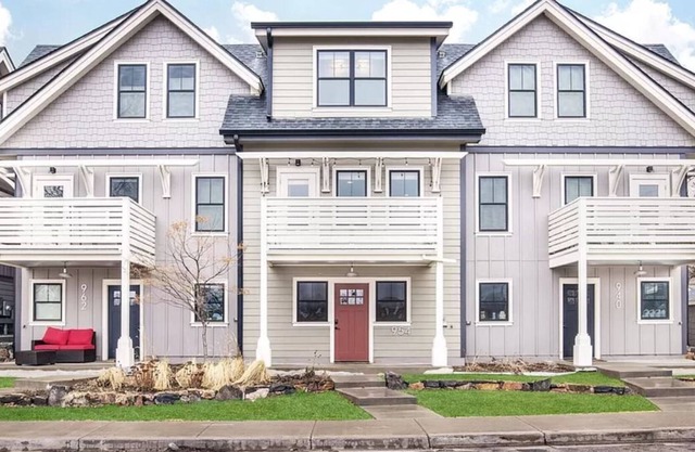 Furnished Townhome in Downtown Louisville