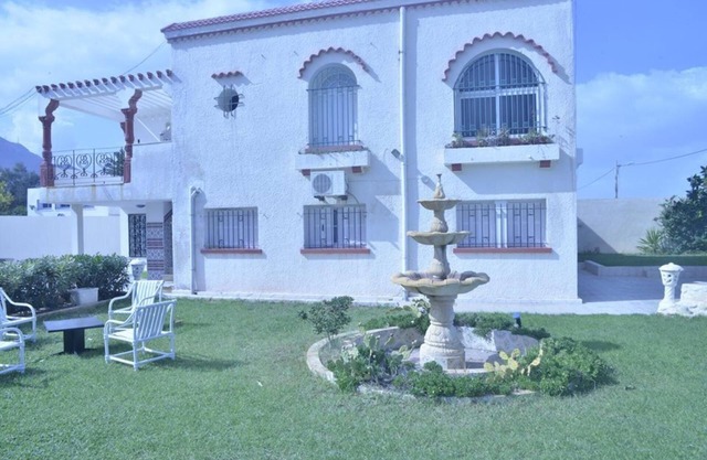 Villa amueblada bien equipada pie en el agua tiene hammam chatt