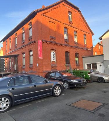 Gästehaus, Robert