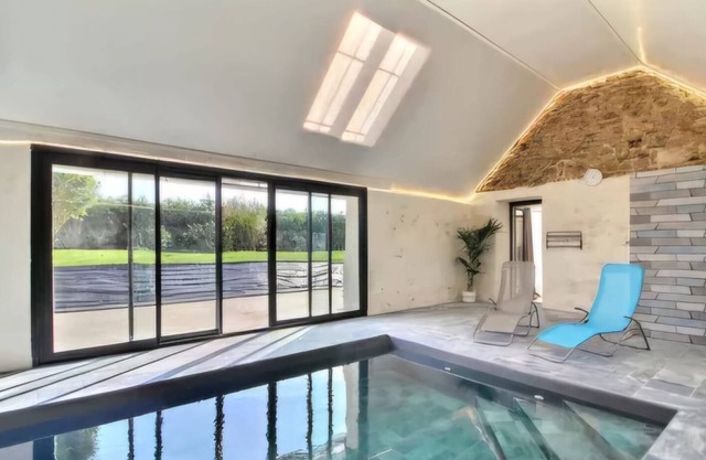 Gîte Aux balzanes de Varvella with private pool