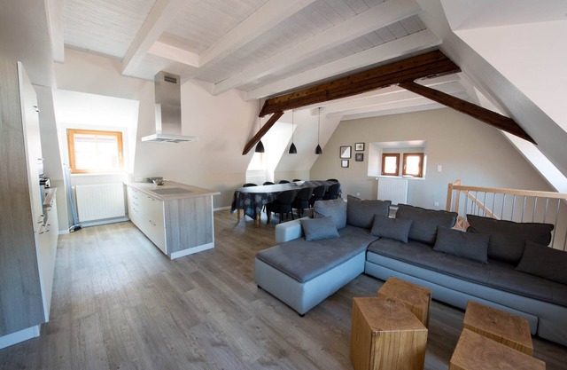 Alojamiento "Claude" DUPLEX 155m², 2 baños, 2 aseos, 4 dormitorios, terraza, a 6 km de Colmar