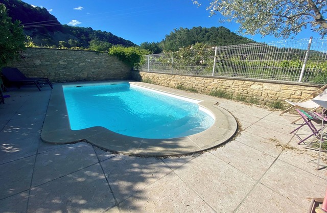 Gîte de la Prieuresse - Maison Avec Piscine, Près de Vaison-la-romaine !