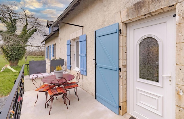 Gîte du Cerisier – Casa de vacaciones auténtica en el corazón del Périgord Verde