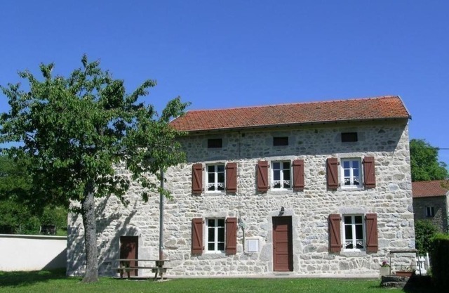 Gîte familial avec jardin, proche de Vichy, 4 chambres, draps inclus, animaux acceptés - FR-1-489-188