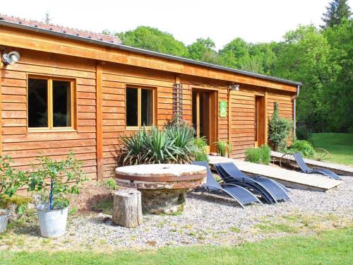 Gîte familial avec piscine chauffée, sauna et activités sur domaine de 15 hectares - FR-1-489-357