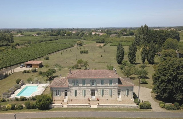 Cómoda casa de campo (2 *), tranquilo y luminoso, los viñedos y el estuario, con piscina