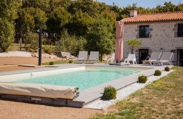 Gîte "La Grange" 5 personnes proche du Puy du Fou avec piscine