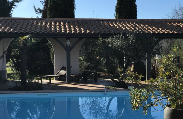 100m2 house and 5000m2 park "Gîte les Pins", patio, heated swimming pool, bicycles