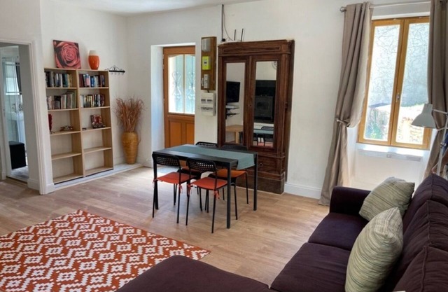 Gîte rénové avec piscine privée pour 4 personnes