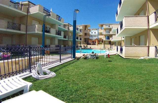G.Bay D06 - Ground floor apartment with balcony and pool view