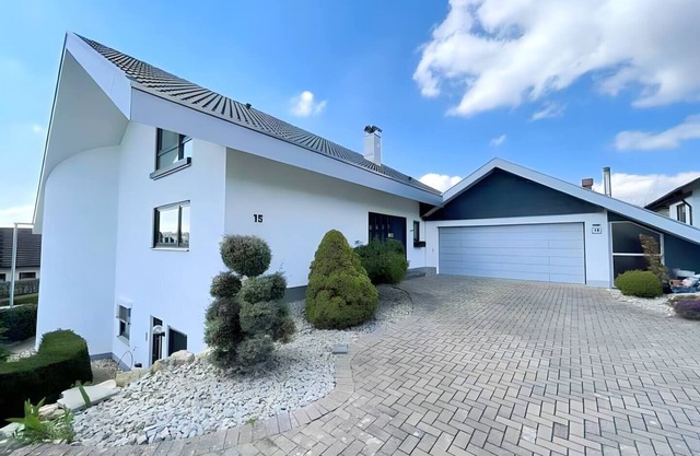 Hochwertige Wohnung mit Terrasse, Grill und Parkplatz