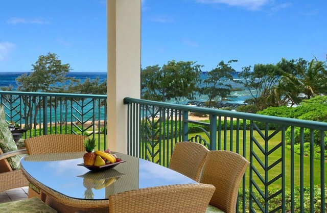G301 - SUITE EJECUTIVA CON VISTA AL MAR / ** AC ** Resort Pool & Restaurant