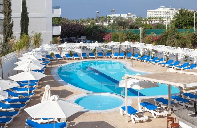 Gaia Sun N Blue Hotel