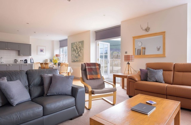 GAIRN APARTMENT, family friendly in Ballater
