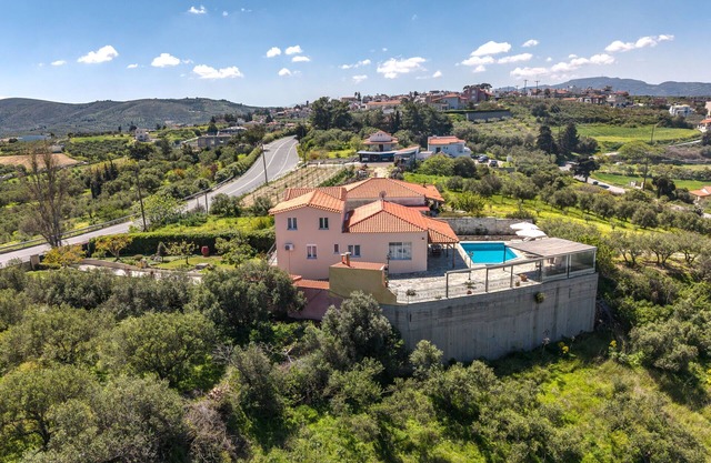 Galini villa, private pool , near amenities, Heraklion