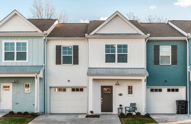 Gallatin Lakeside Townhome Near Many Restaurants