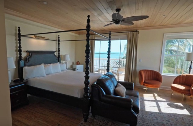 Galleon Suite at Grassy Flats Resort