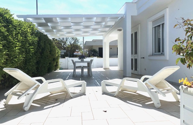 GALLIPOLI / MARINA DI MANCAVERSA VILLA Mediterraneo 4/5 LUGARES 100 MT DEL MAR