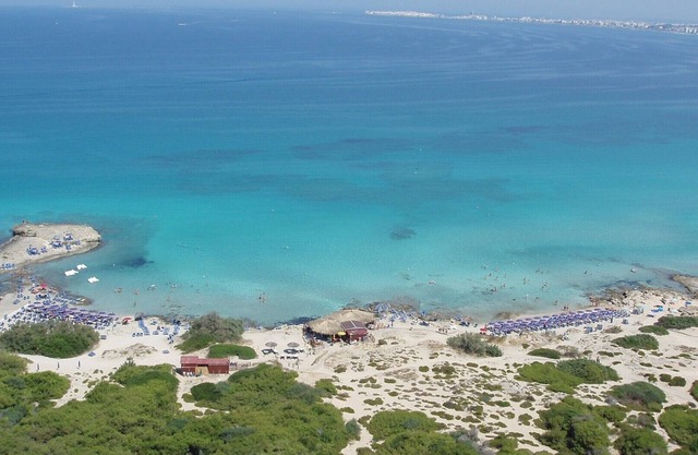 GALLIPOLI LIDO PIZZO Villa a 20 pasos del mar con cancha de tenis