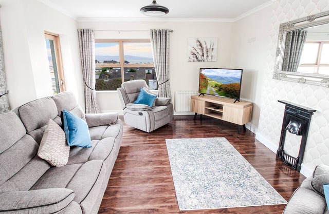 Galway City Luxury Apartment with Elevator