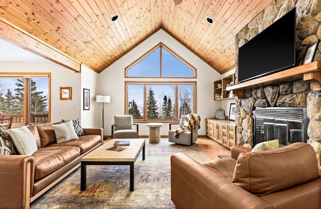 Game Garage Close to Hiking Family-Friendly Views