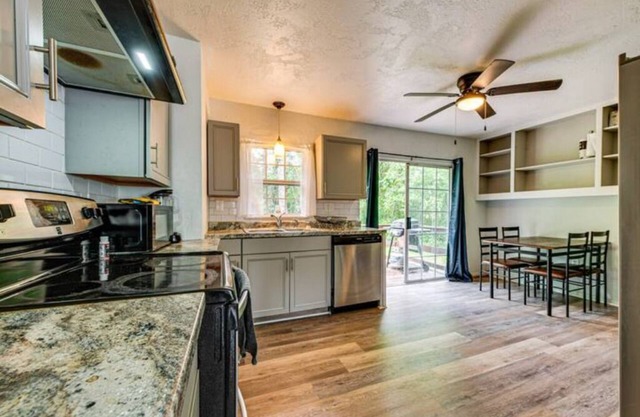 Game Getaway 7m to Doak/Downtown, 5 TLH. Private