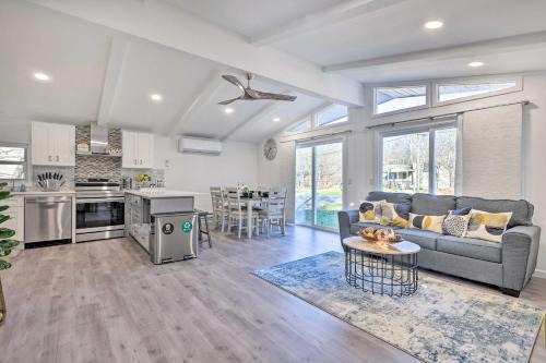 Game Room and Lake Access Serene Tobyhanna Retreat