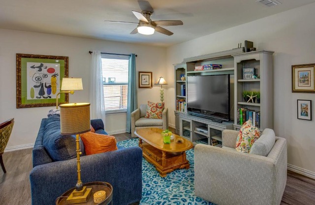 Game Room and Walk to Beach Gun Barrel City Gem!
