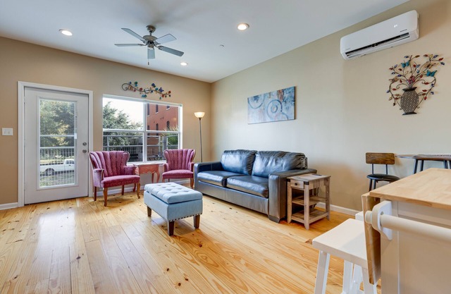 Game Room w/ Pool Table! Downtown Mobile Condo